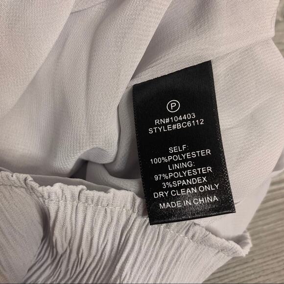 NWT JOA ruffle cold shoulder romper - Picture 6 of 9